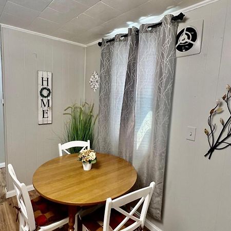 Cozy Buffalo Home-Sleeps 3 Lackawanna Esterno foto